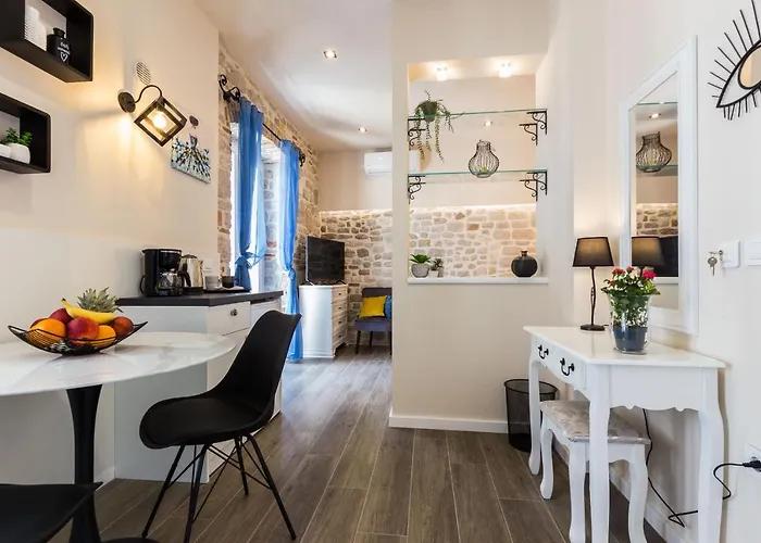 Angie Central Rooms