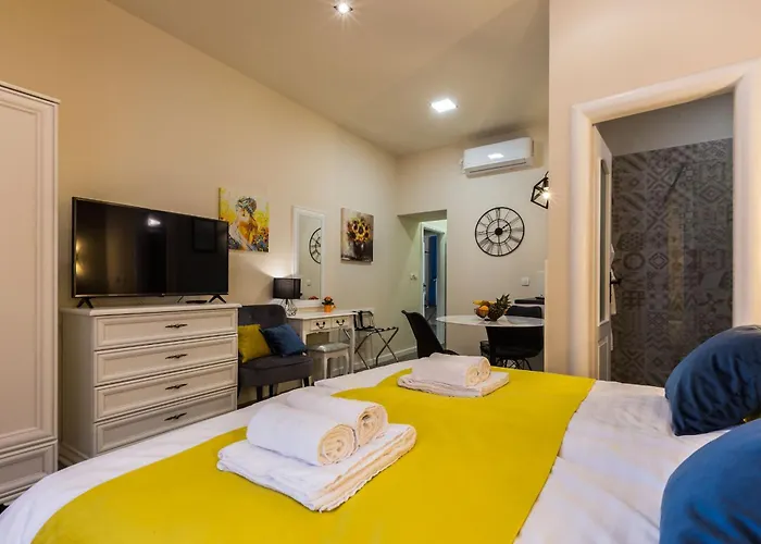 Angie Central Rooms