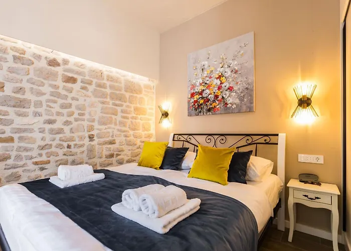 Angie Central Rooms