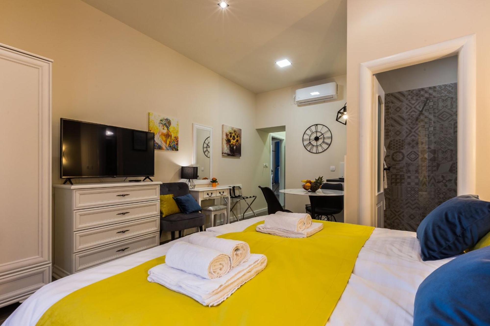 Angie Apartment *